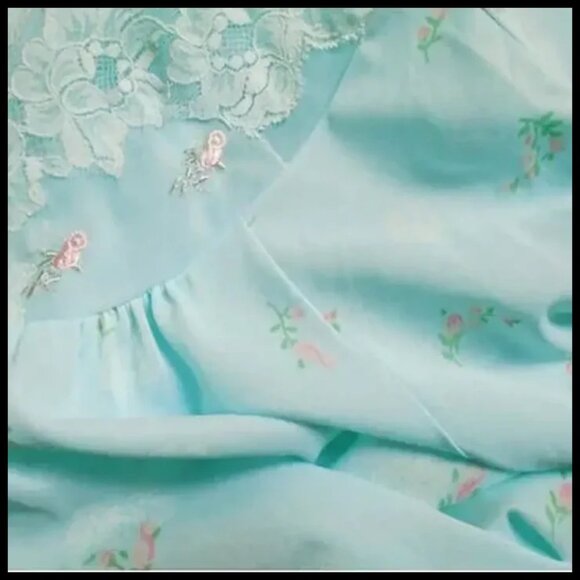 Vintage Nylon Peignoir Robe NEW WITH TAGS, Lace, Embroidery - Picture 3 of 16